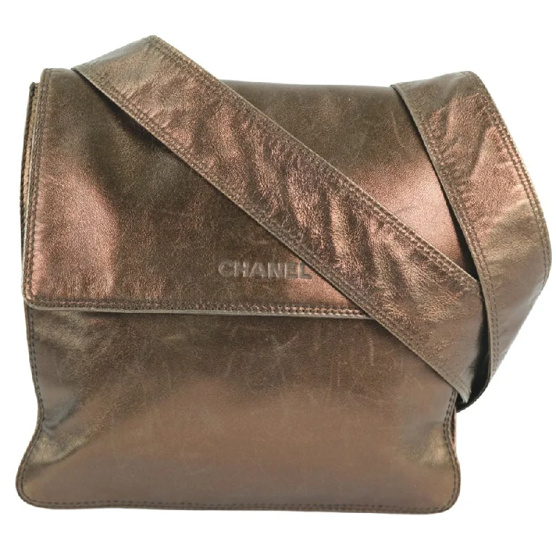 Chanel  Leather Shoulder Bag (Pre-Owned)